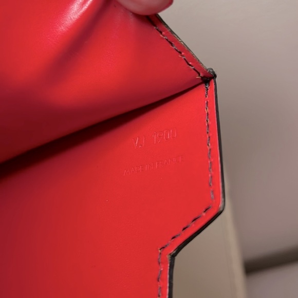 Louis Vuitton Black Epi Red Bullet Shoulder Bag - Picture 13 of 16